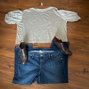 Great condition!Balloon sleeves top